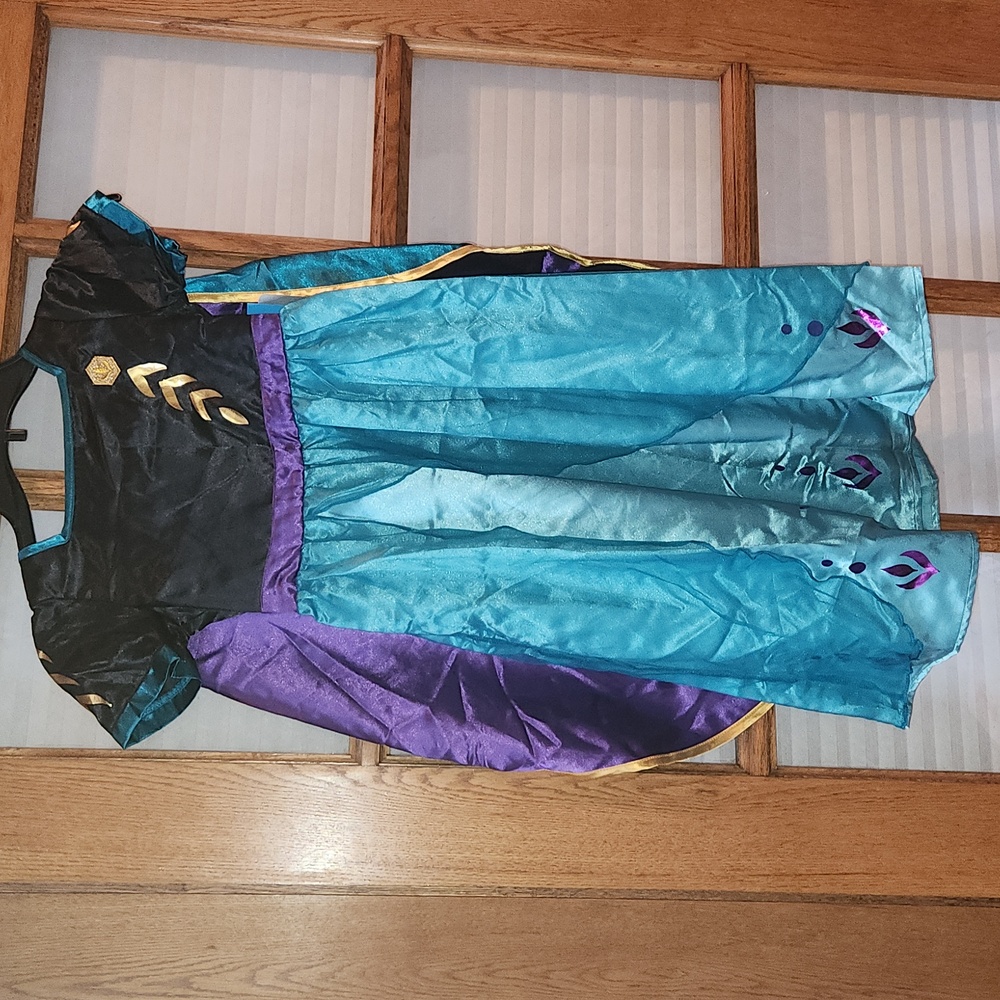 NWT Disney night gown